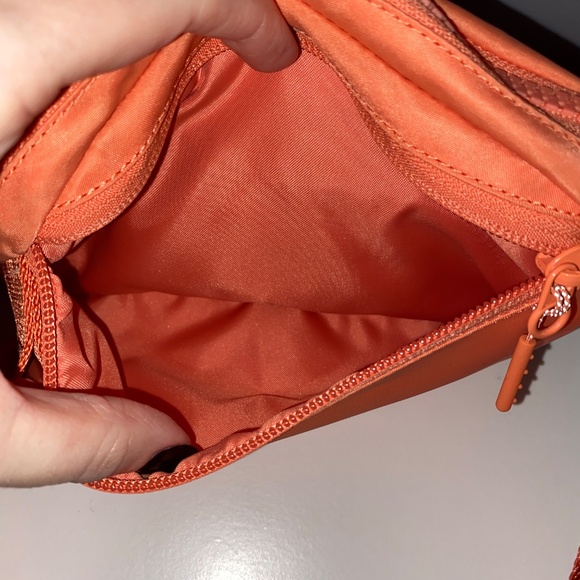 LULULEMON Coral Kiss Everywhere Belt Bag 1L - Picture 13 of 16